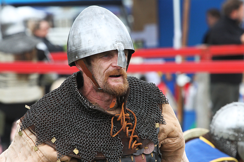 Medieval Market : Swords and Armour : Medieval Fighting : Levin : New Zealand : Richard Moore : Journalist : Photographer :